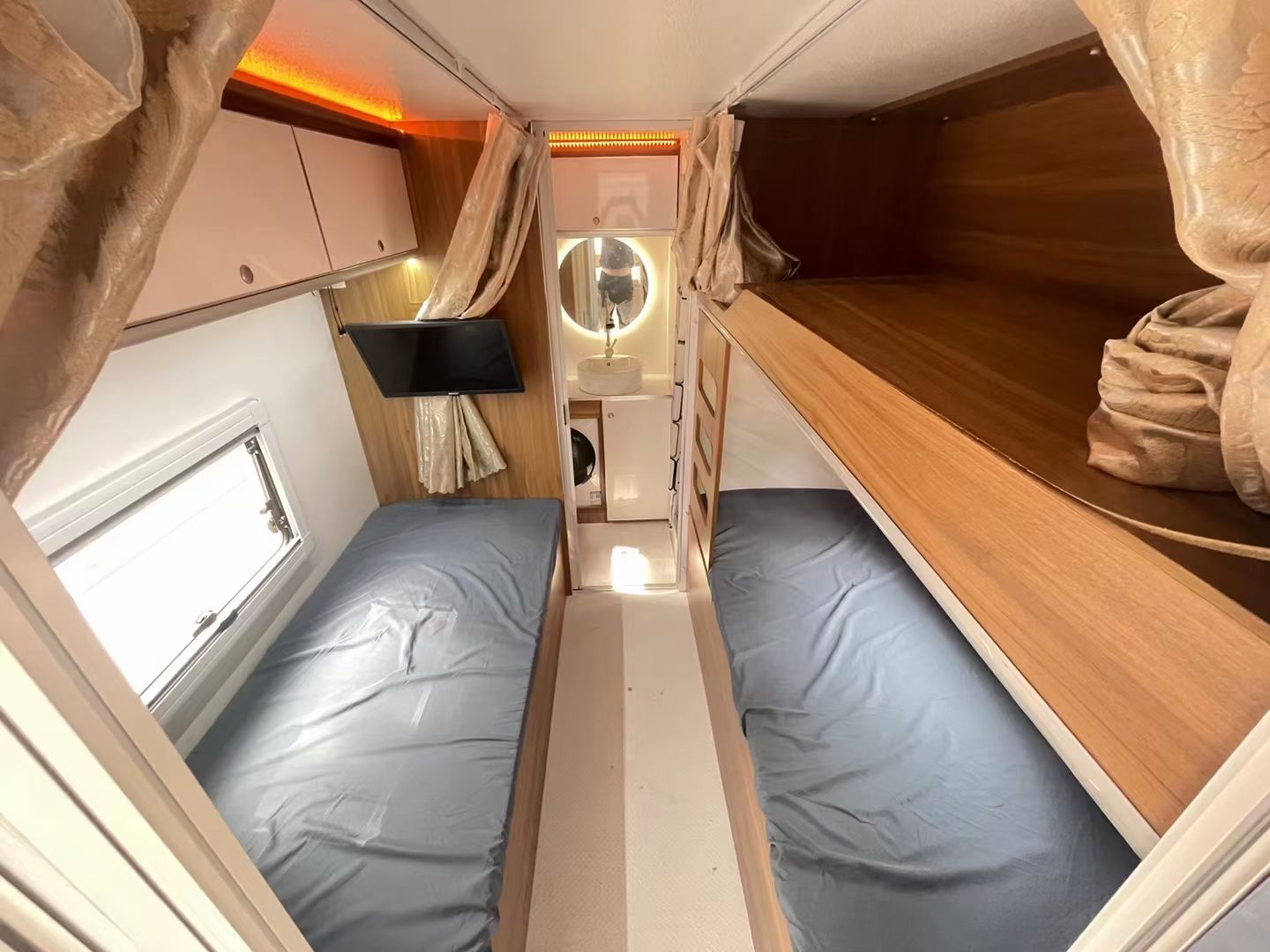 Luxury Modern Off-Road Travel  - Camper Trailer Suspension Independent ulasan dan harga